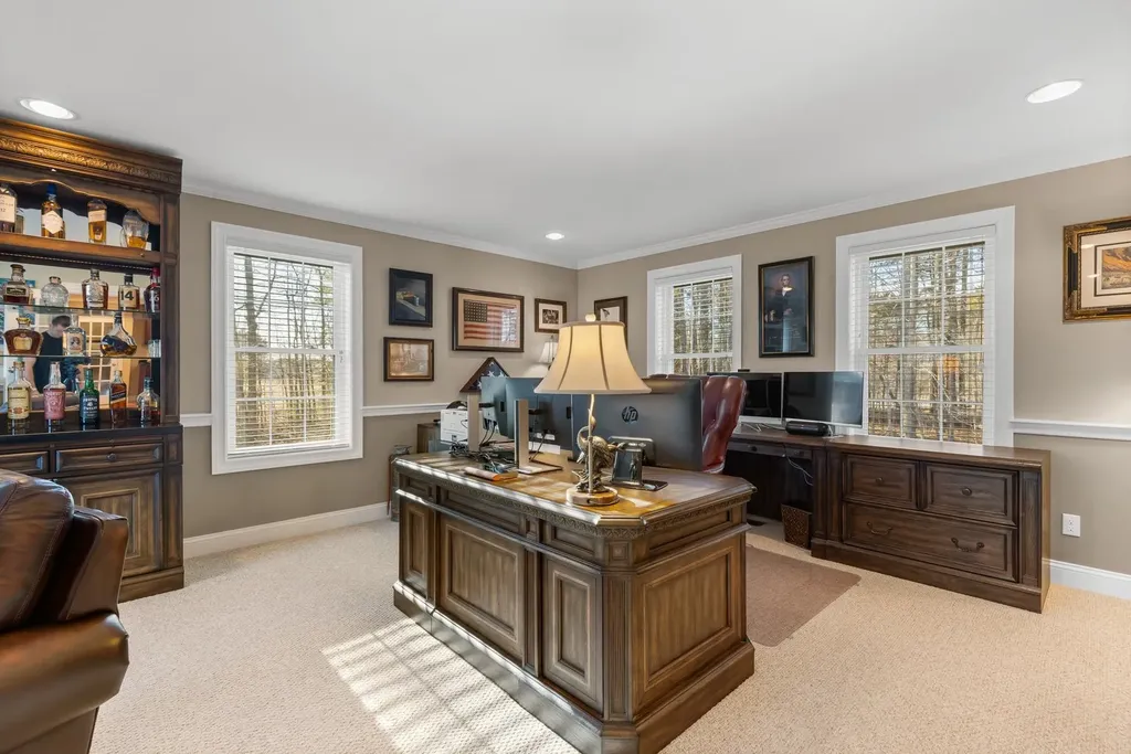 10 Heron Way Stratham NH 03885