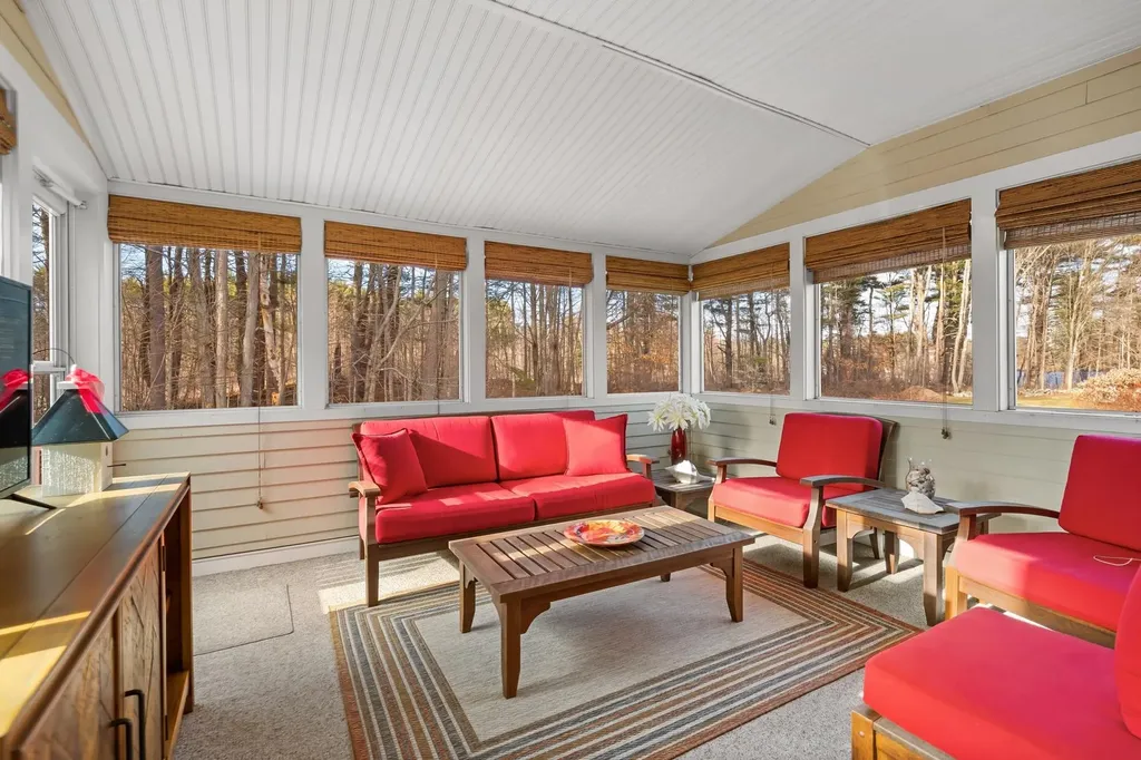 10 Heron Way Stratham NH 03885