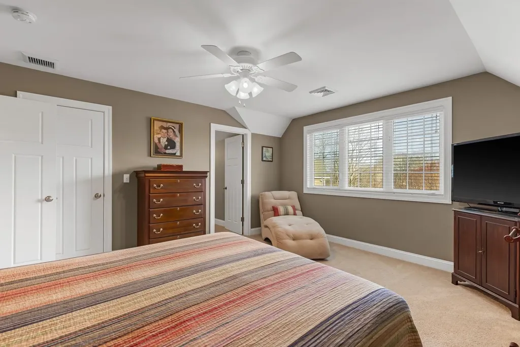 10 Heron Way Stratham NH 03885