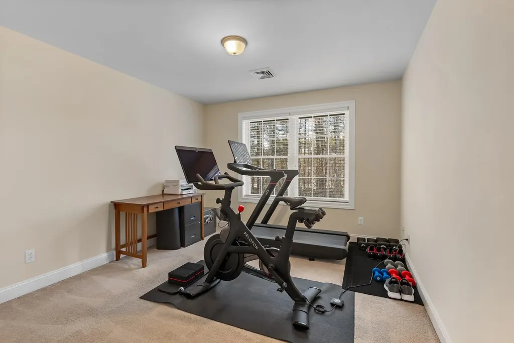 10 Heron Way Stratham NH 03885