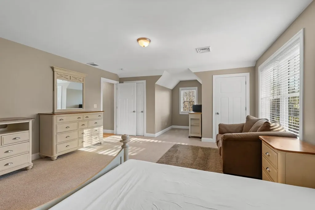 10 Heron Way Stratham NH 03885