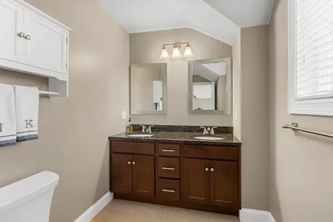 10 Heron Way Stratham NH 03885