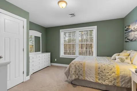 10 Heron Way Stratham NH 03885