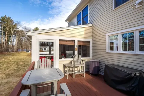 10 Heron Way Stratham NH 03885