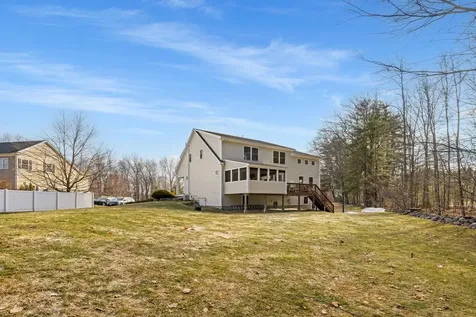10 Heron Way Stratham NH 03885