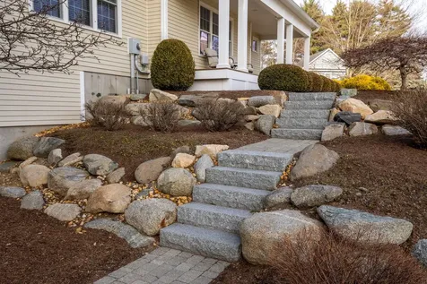 10 Heron Way Stratham NH 03885