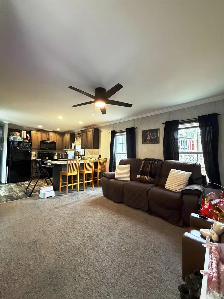 14 Hilltop Manor Mobile Home Park Littleton NH 03561