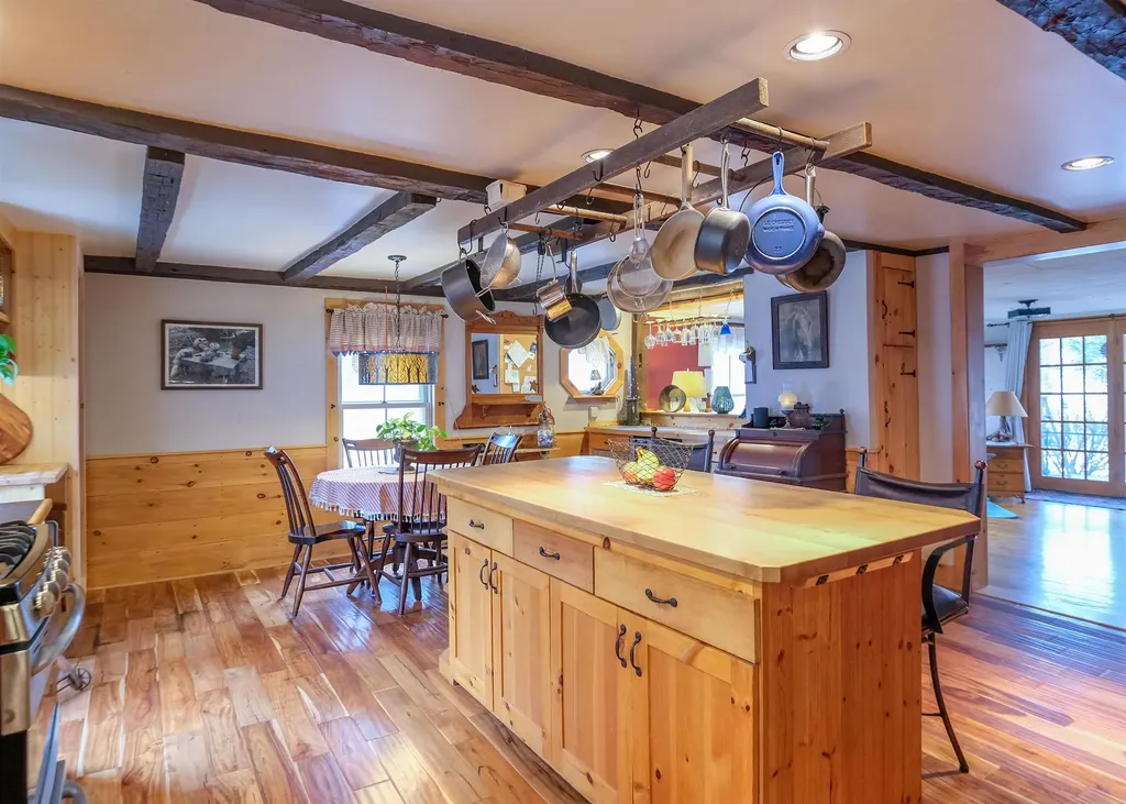 335 North Street Chester VT 05143