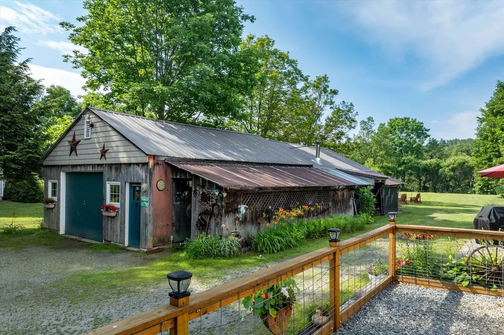 335 North Street Chester VT 05143