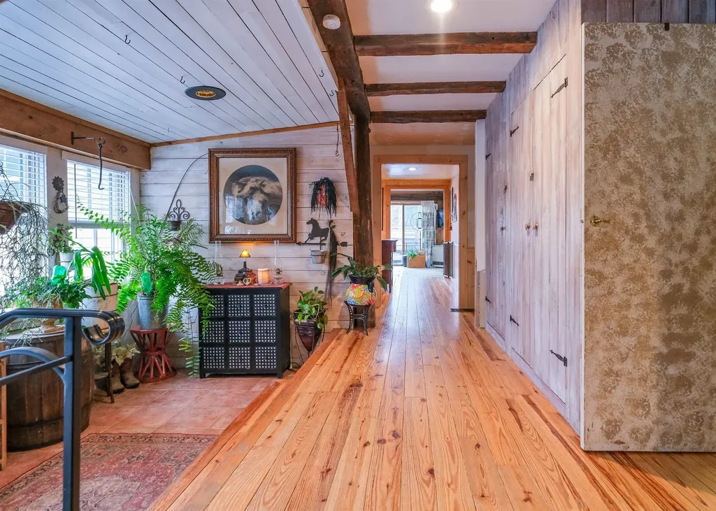 335 North Street Chester VT 05143