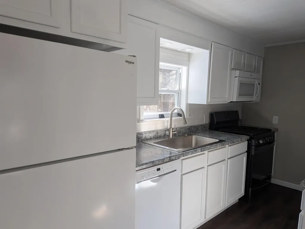 22 Fir Tree Lane Tuftonboro NH 03816