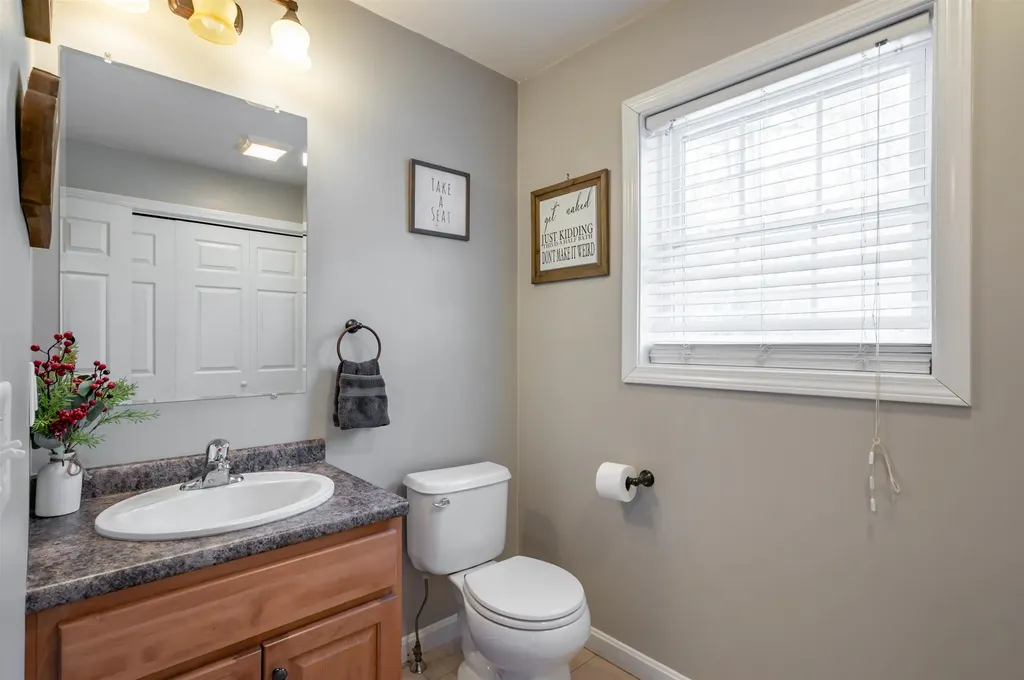 43 Lampton Drive Derry NH 03308