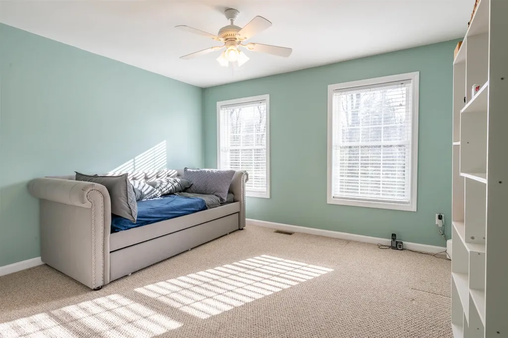 43 Lampton Drive Derry NH 03308