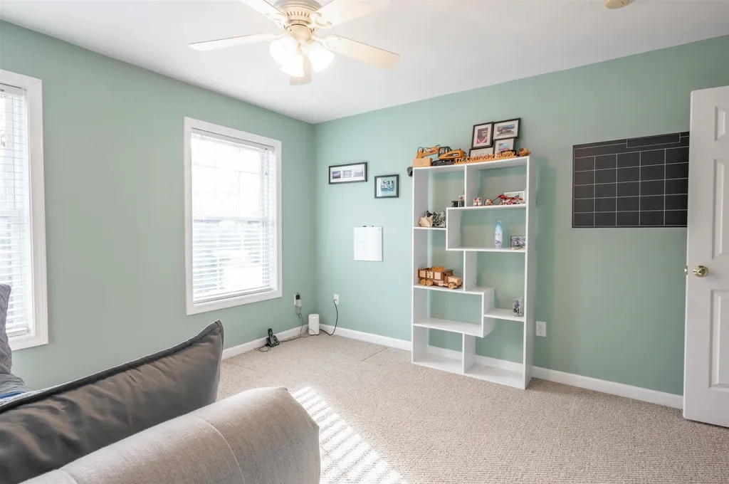 43 Lampton Drive Derry NH 03308