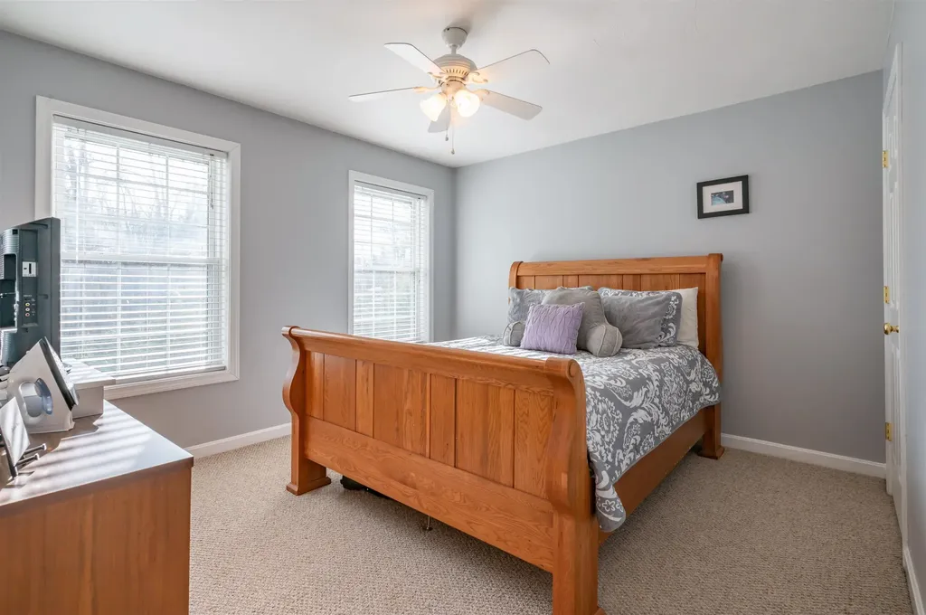 43 Lampton Drive Derry NH 03308