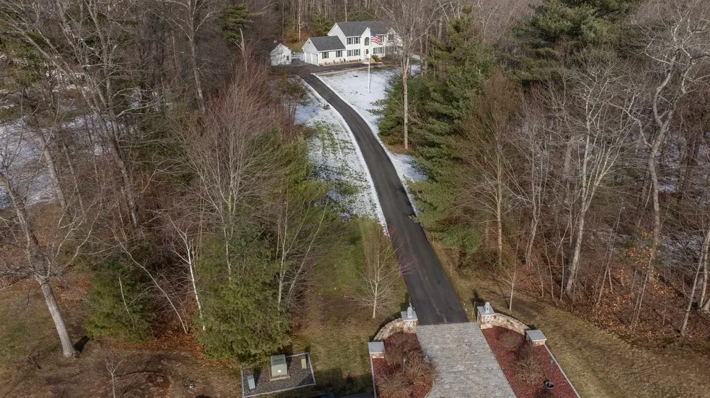 43 Lampton Drive Derry NH 03308