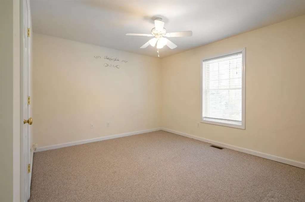 43 Lampton Drive Derry NH 03308