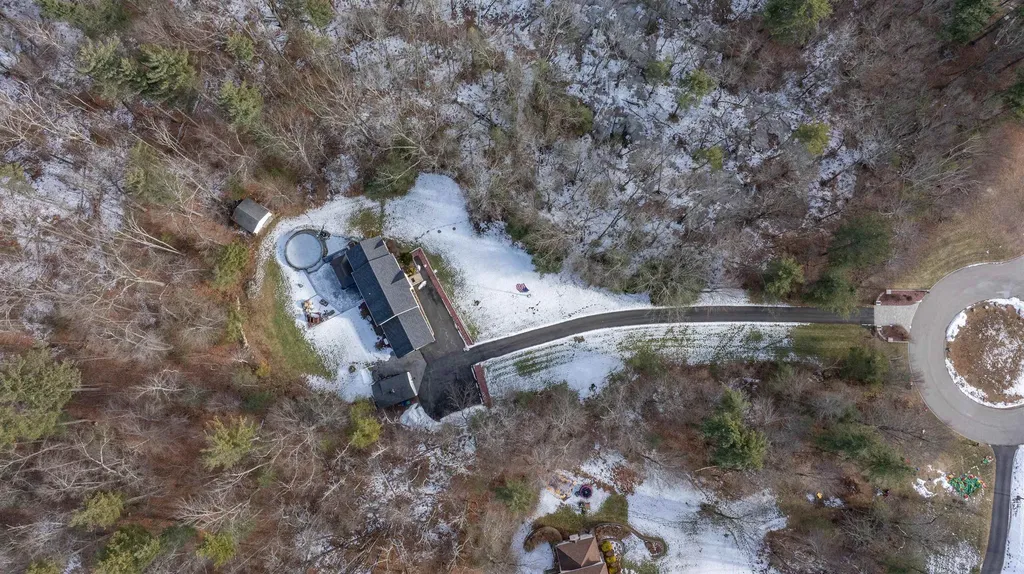 43 Lampton Drive Derry NH 03308