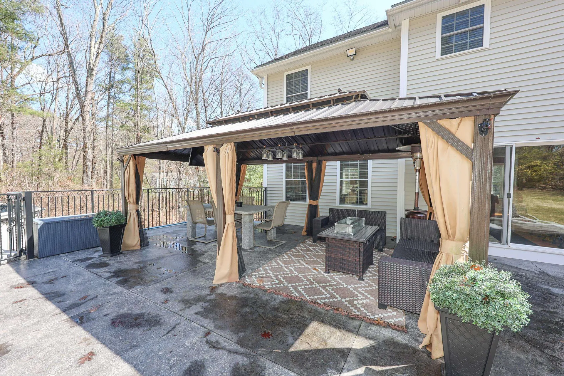 43 Lampton Drive Derry NH 03308