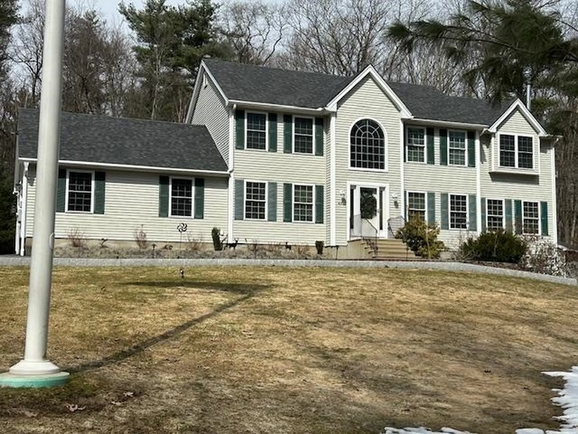 43 Lampton Drive Derry NH 03308