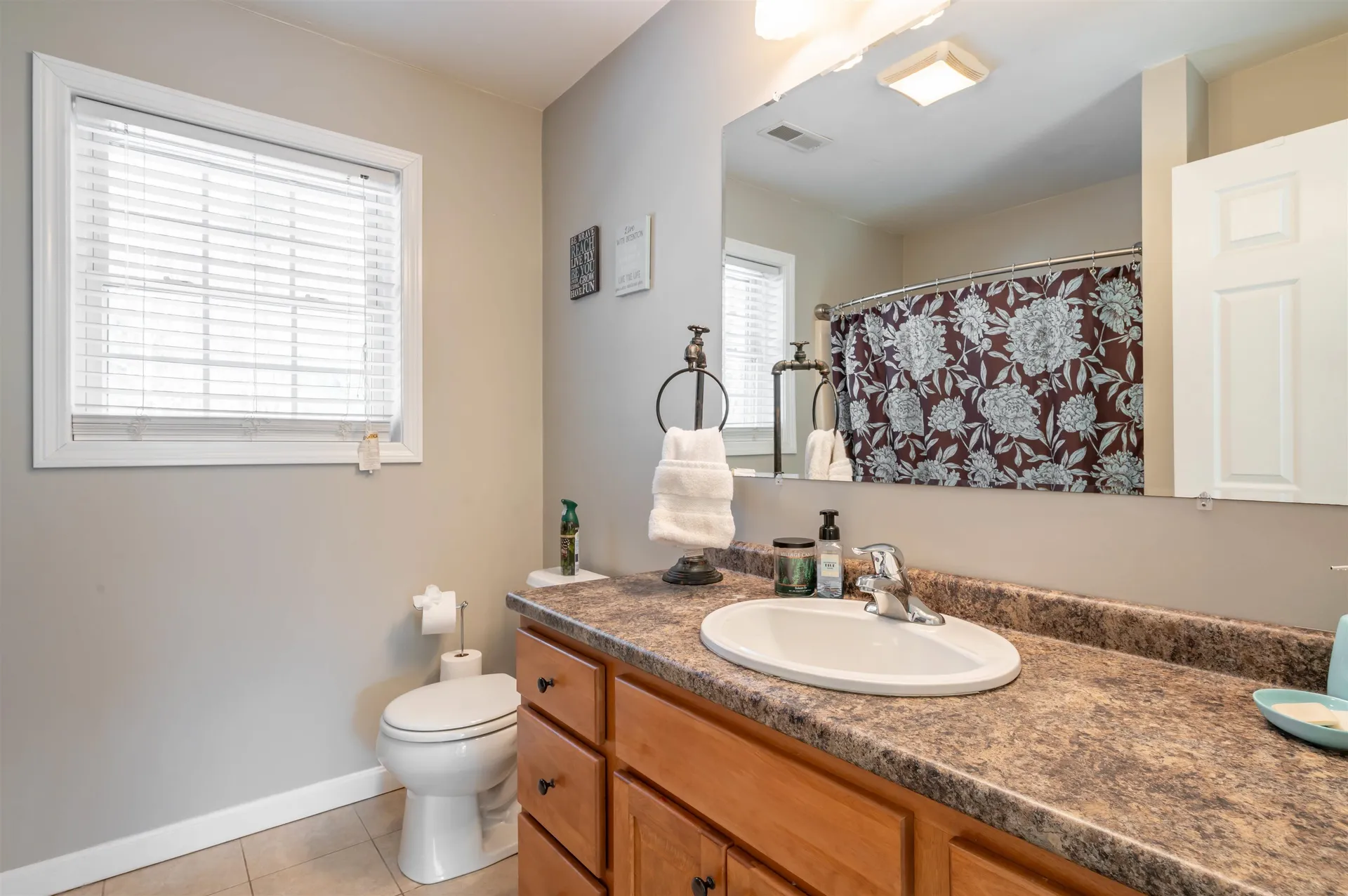 43 Lampton Drive Derry NH 03308