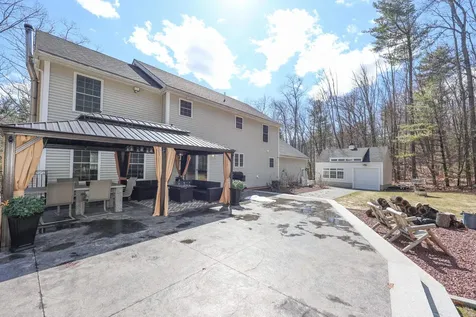 43 Lampton Drive Derry NH 03308