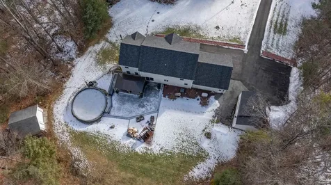 43 Lampton Drive Derry NH 03308