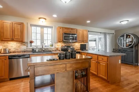 43 Lampton Drive Derry NH 03308
