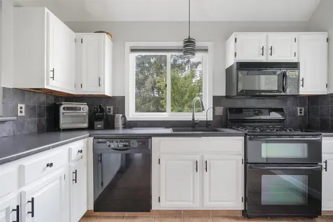 82 Spinnaker Way Portsmouth NH 03801
