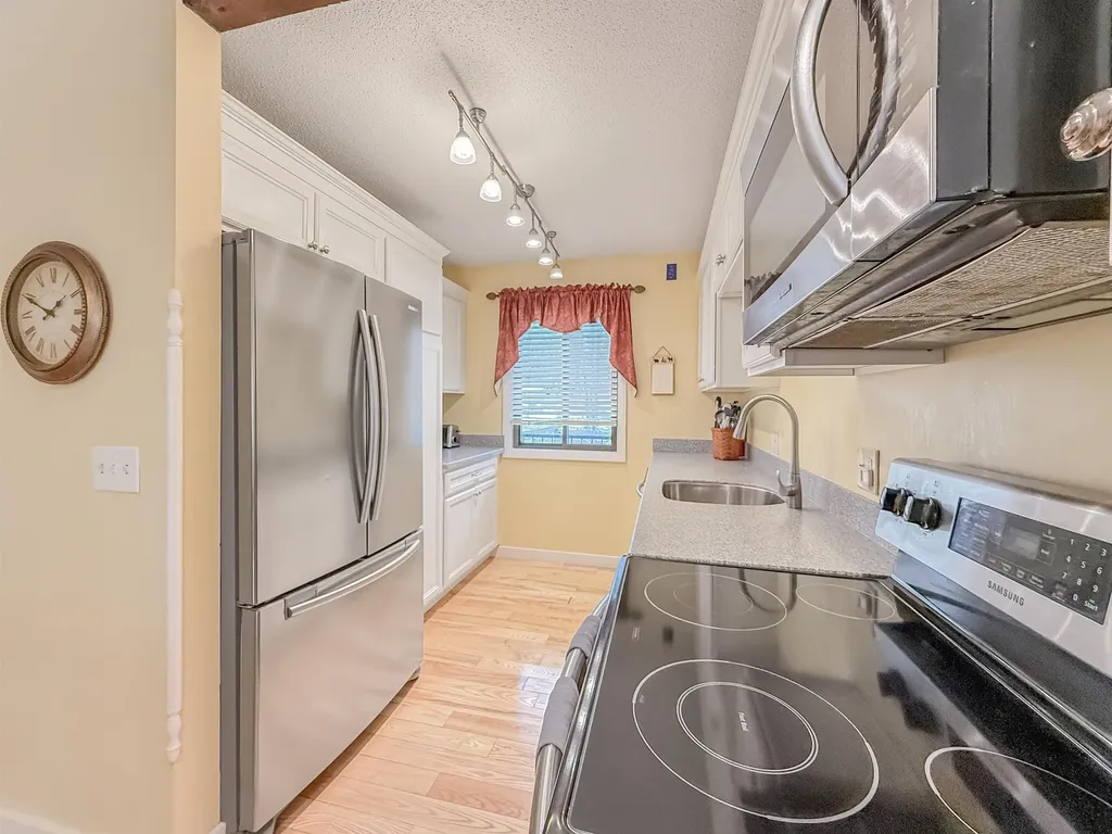 105 Williams Lane Hartford VT 05001