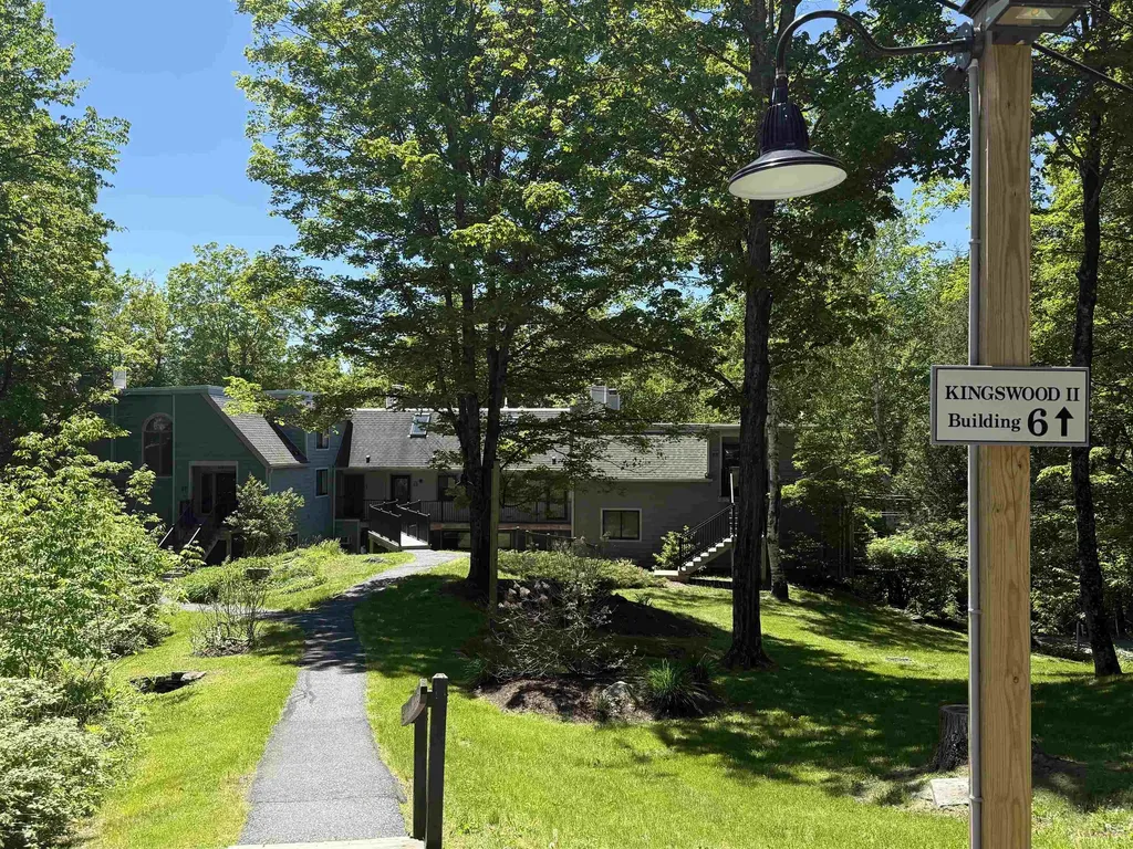 105 Williams Lane Hartford VT 05001