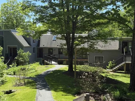 105 Williams Lane Hartford VT 05001