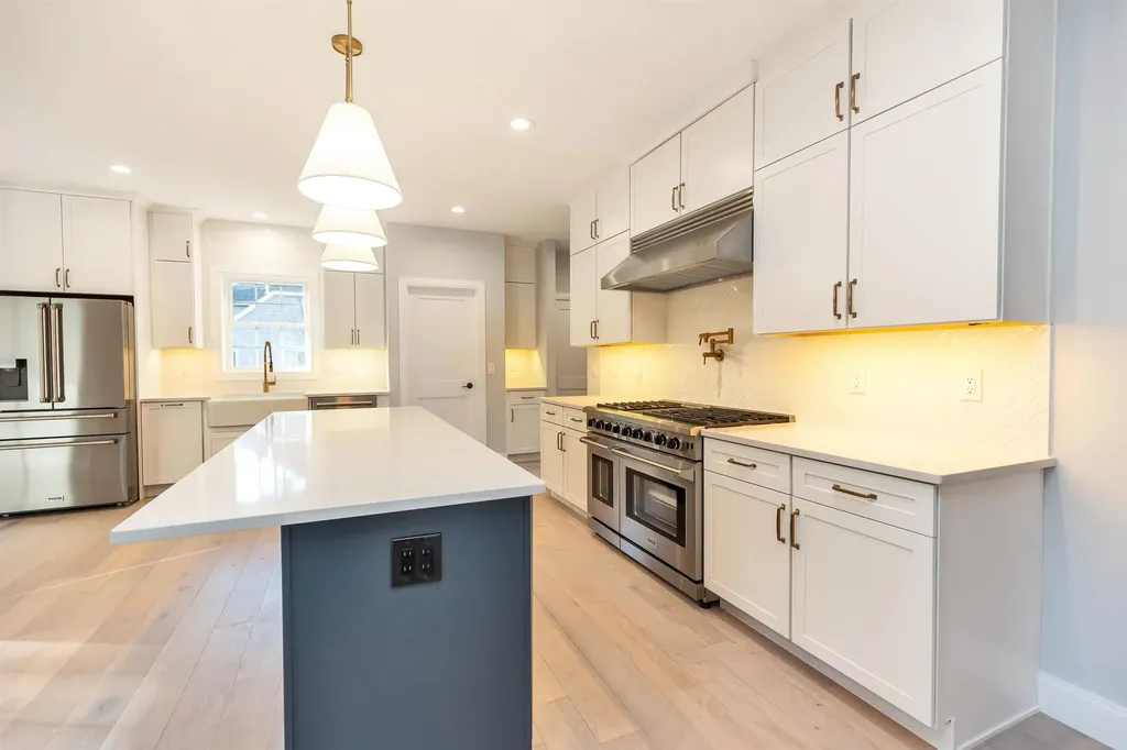 17-4-34 Boiling Kettle Way Bedford NH 03110