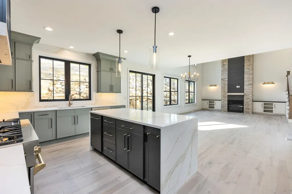 17-4-34 Boiling Kettle Way Bedford NH 03110