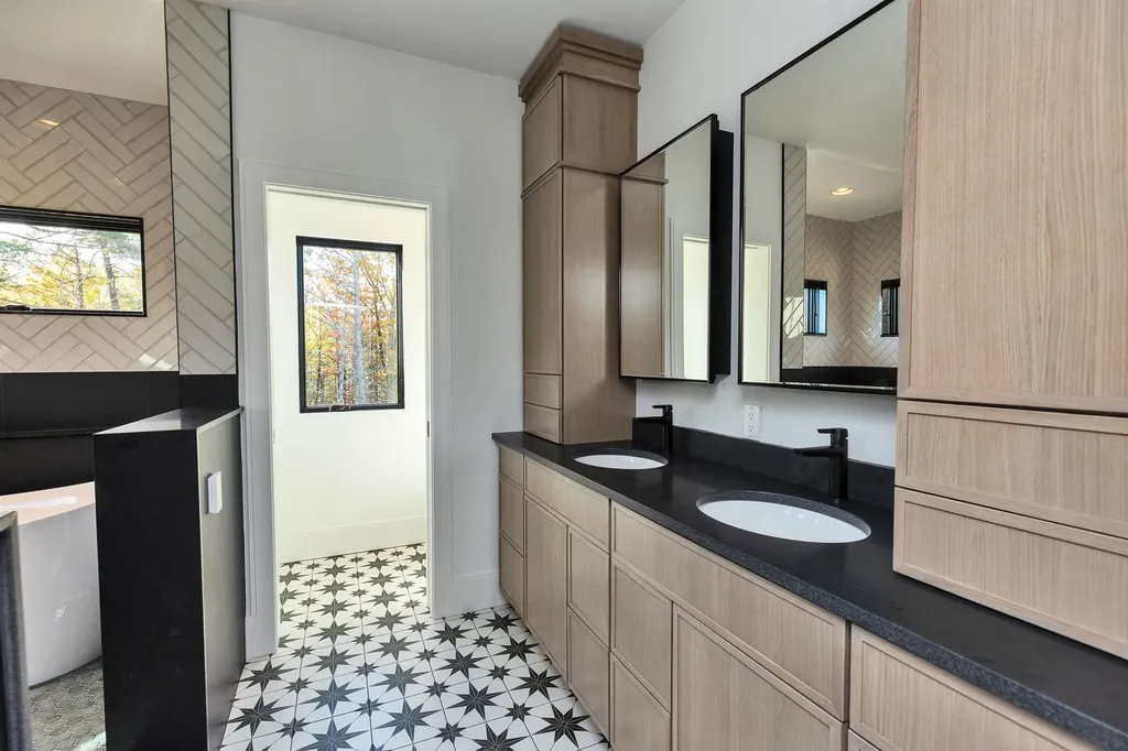 17-4-34 Boiling Kettle Way Bedford NH 03110