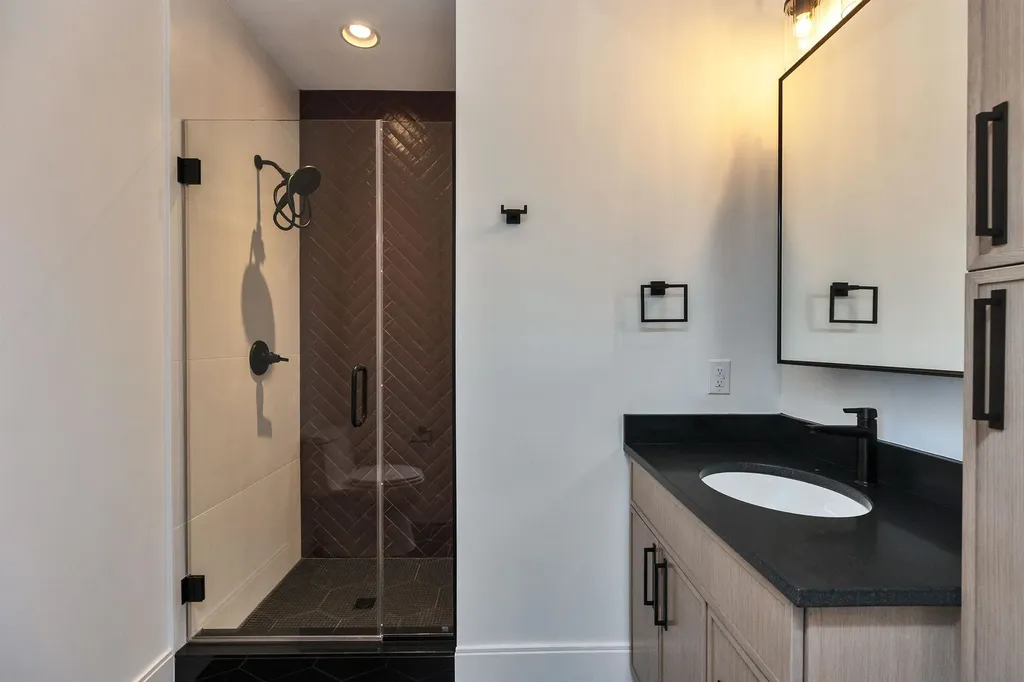 17-4-34 Boiling Kettle Way Bedford NH 03110