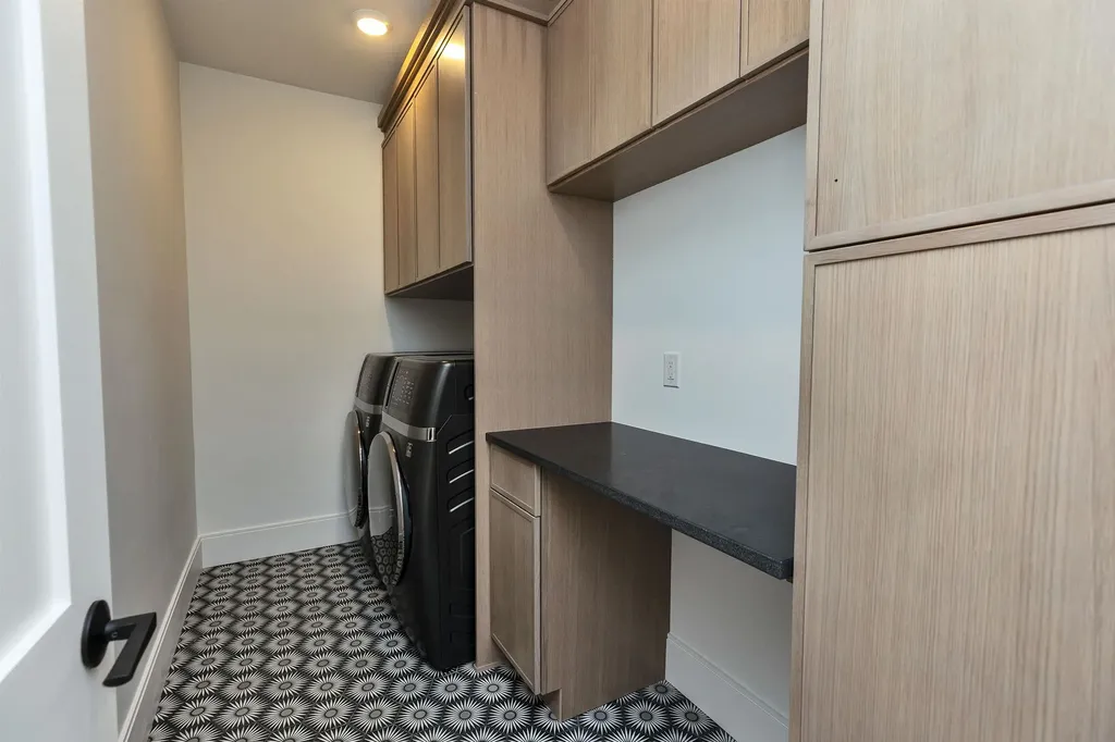 17-4-34 Boiling Kettle Way Bedford NH 03110