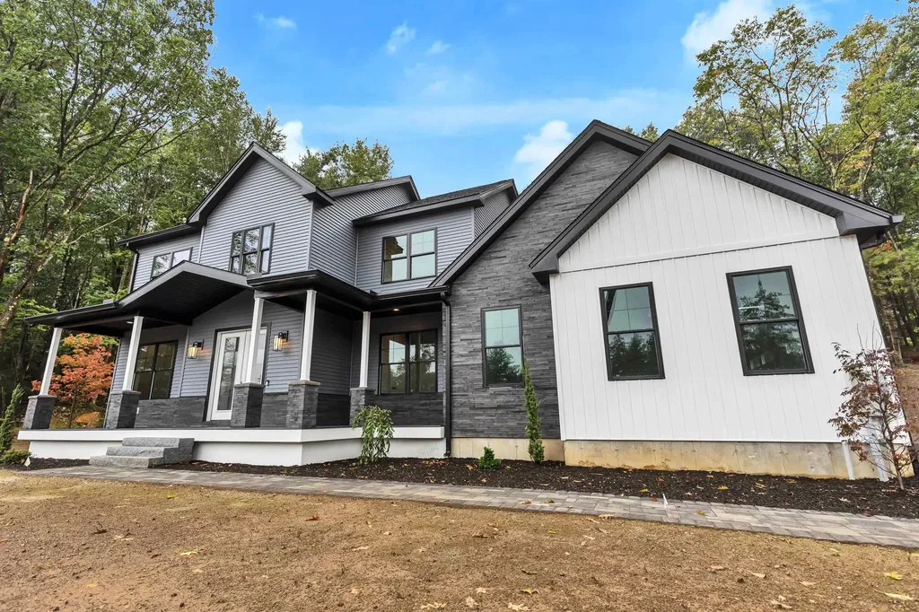 17-4-34 Boiling Kettle Way Bedford NH 03110