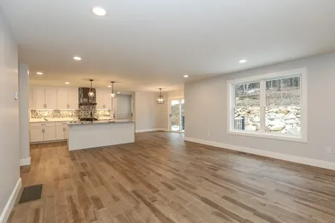 17-4-34 Boiling Kettle Way Bedford NH 03110