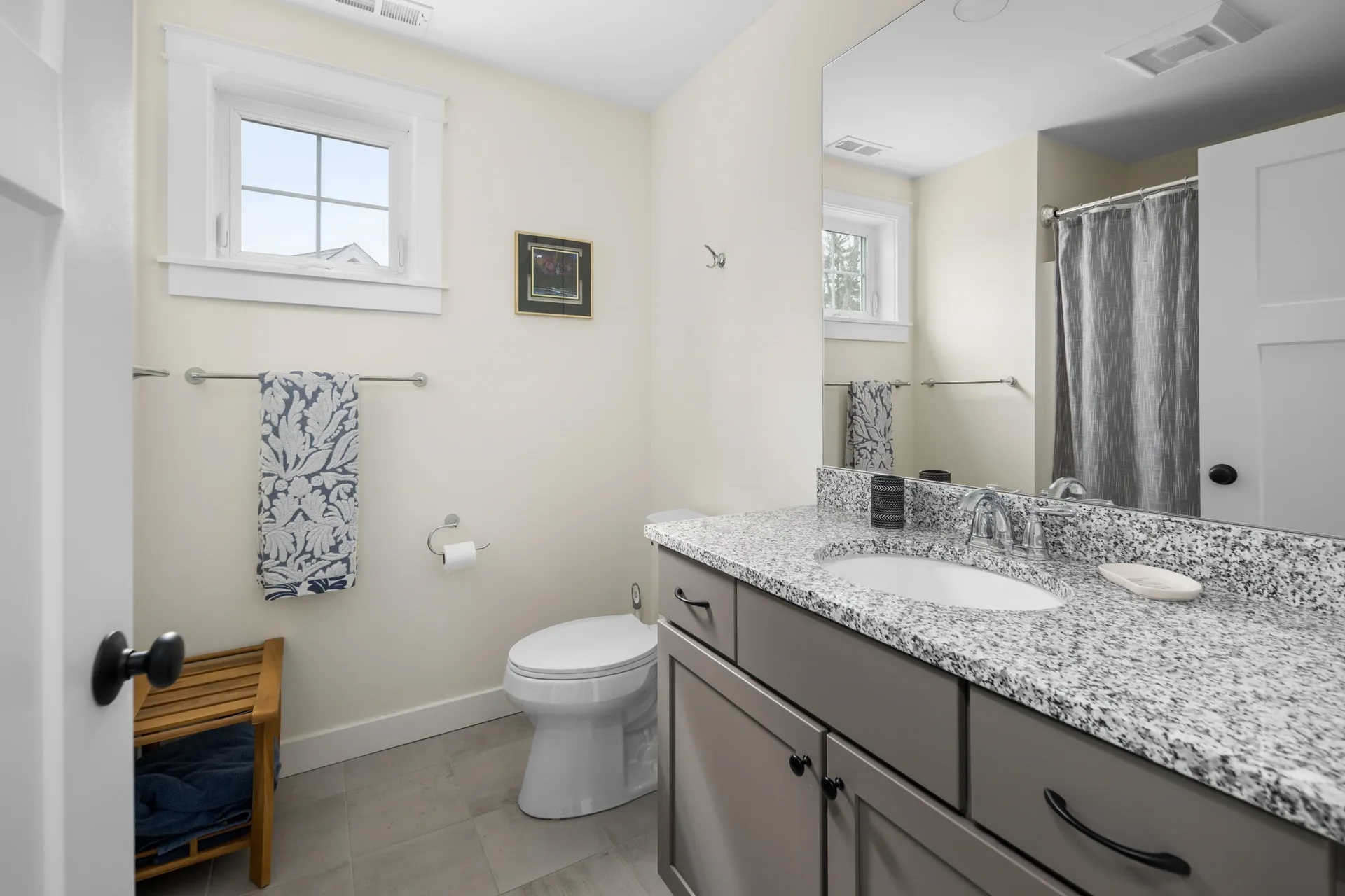 13 Clover Lane Londonderry NH 03053
