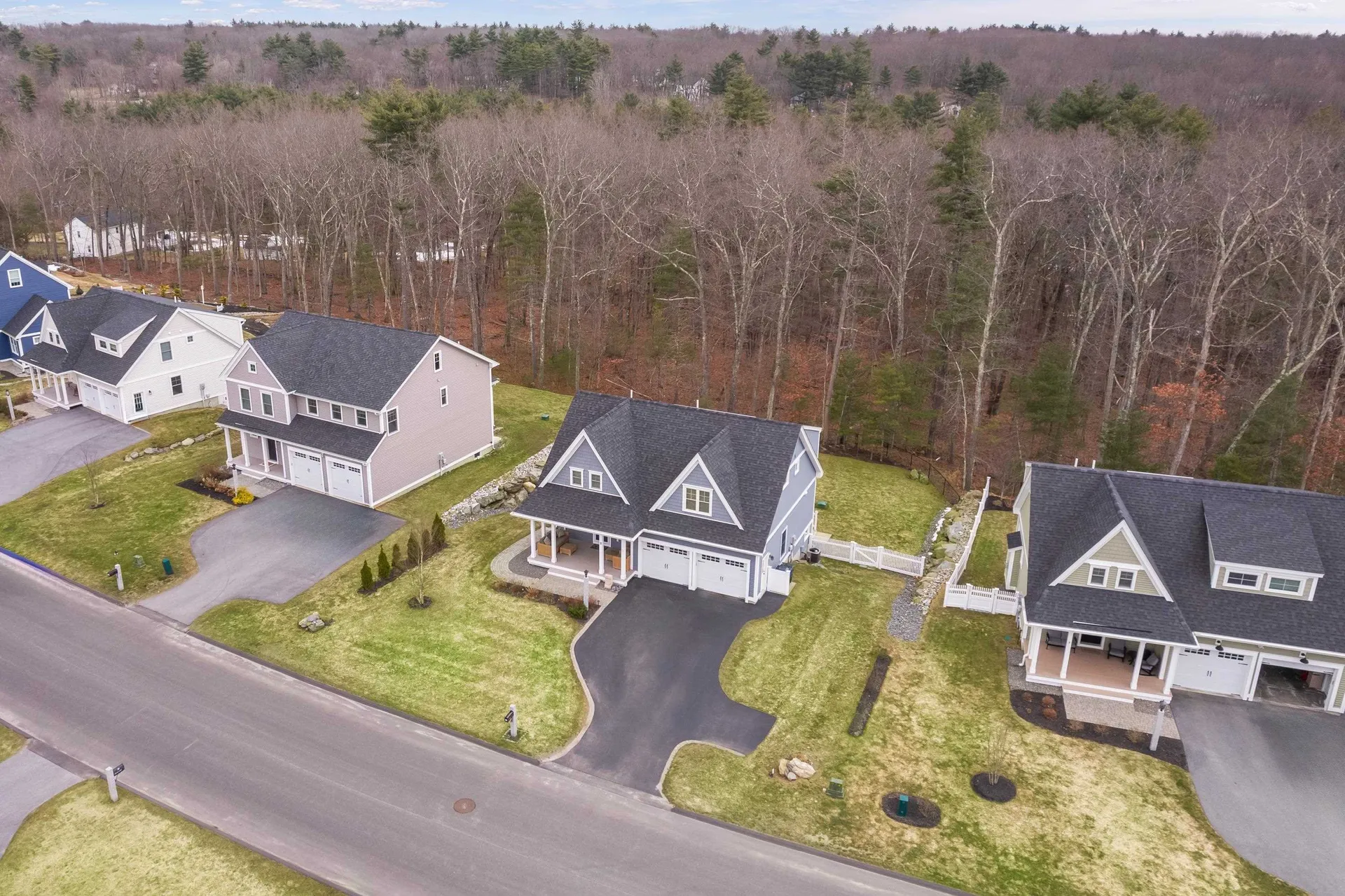 13 Clover Lane Londonderry NH 03053