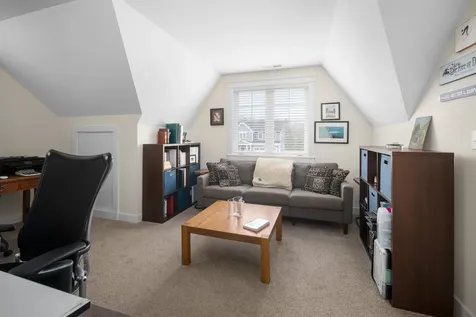 13 Clover Lane Londonderry NH 03053
