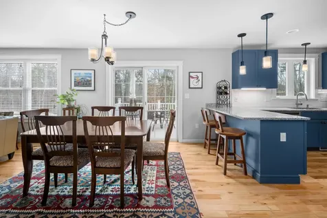 13 Clover Lane Londonderry NH 03053