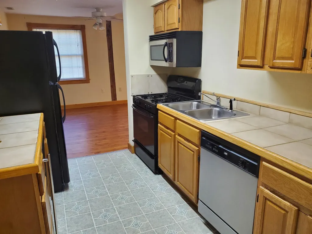 9 Roberts Road Canaan NH 03741