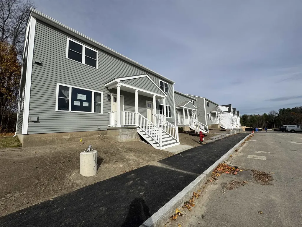 18 Birdie Grove Rochester NH 03839