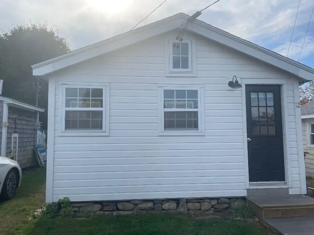 12 Smith Avenue Hampton NH 03842