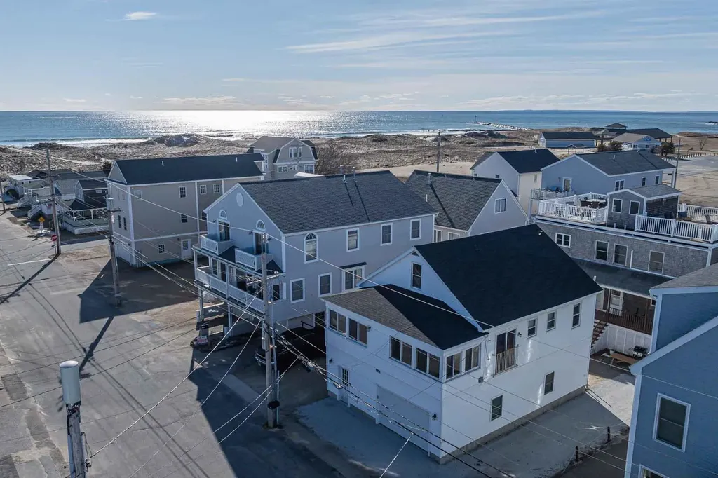 14-16 Dover Avenue Hampton NH 03842