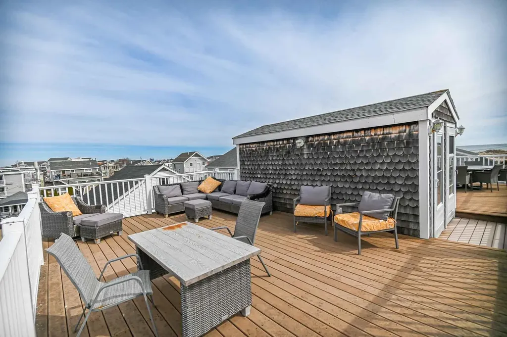 14-16 Dover Avenue Hampton NH 03842