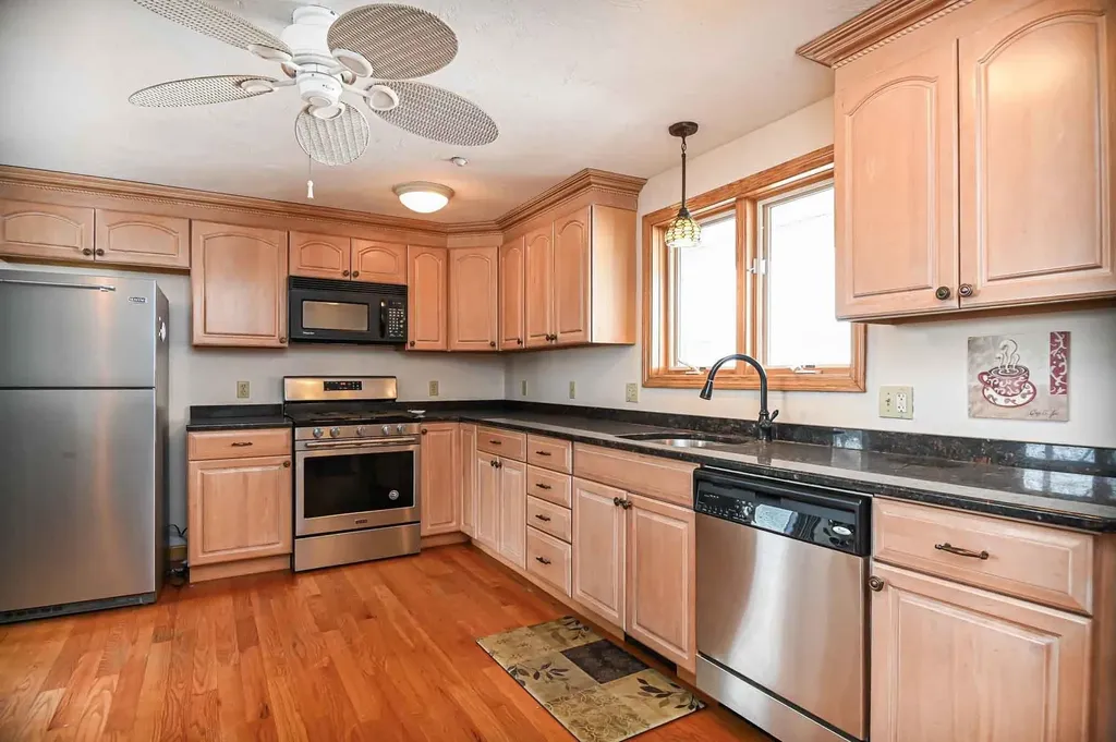 14-16 Dover Avenue Hampton NH 03842
