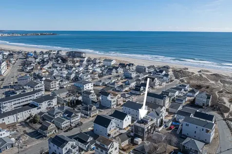 14-16 Dover Avenue Hampton NH 03842